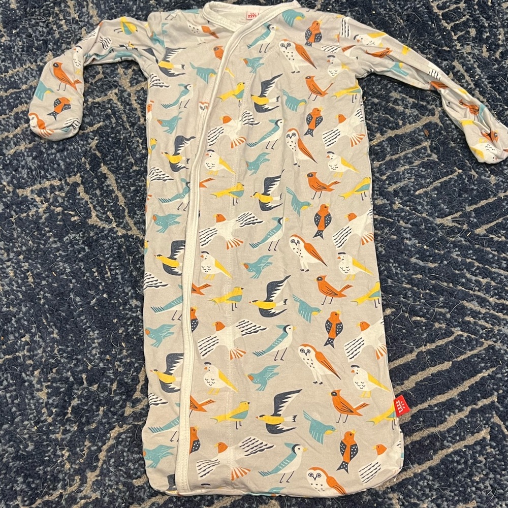 Magnetic me sleep gown